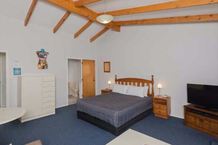 Room 13 of 107