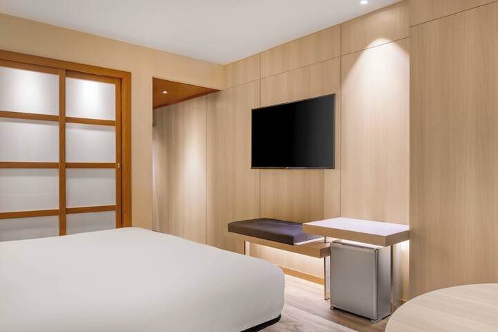 Room 5 of 34