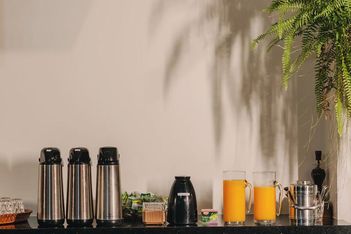 Breakfast/Coffee Service 27 of 33