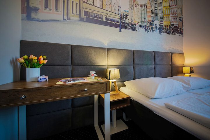Room 40 of 66