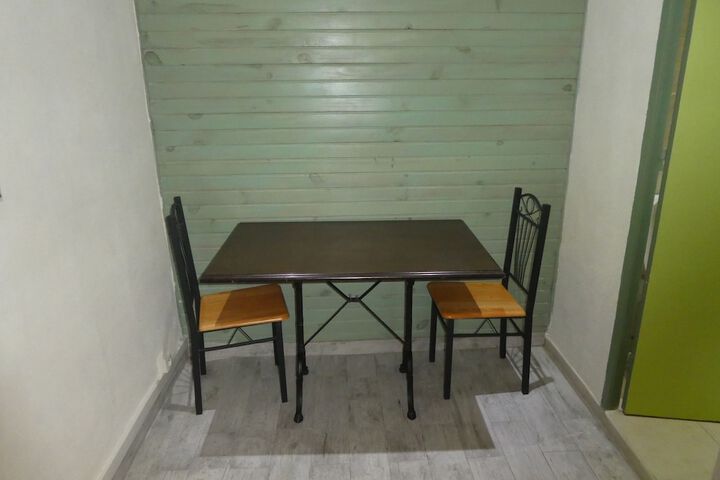Room 8 of 18