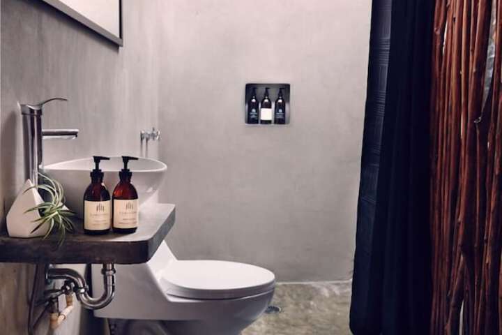Room 10 of 20
