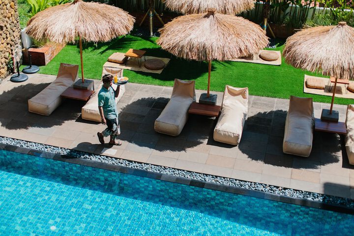 Hotel with Pool