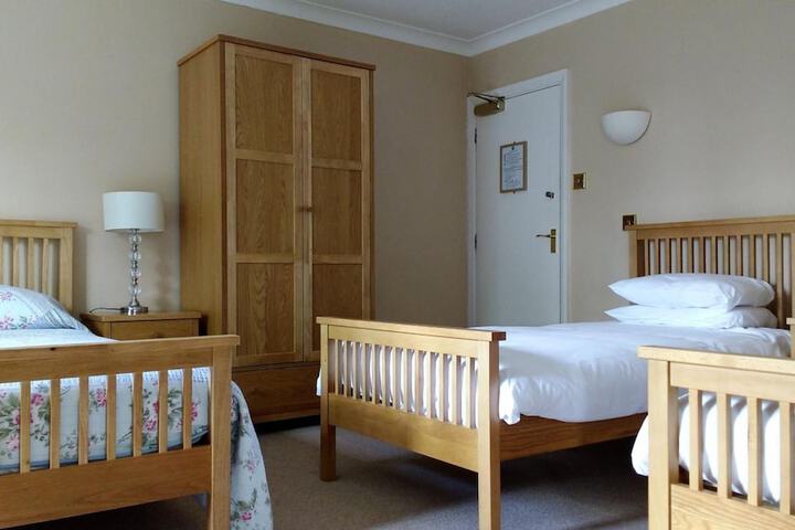 Room 18 of 48