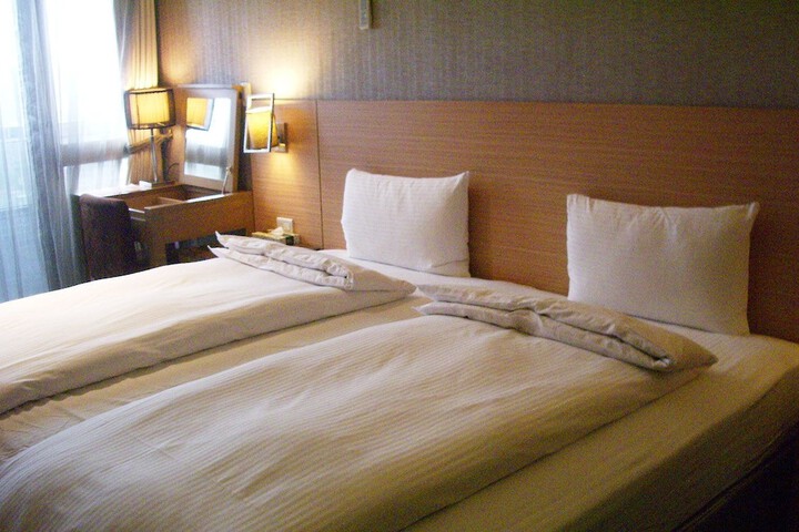 Room 20 of 35