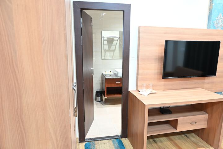 Room 8 of 20