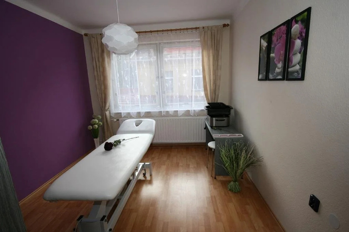 Room 5 of 16