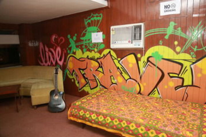 Room 10 of 42