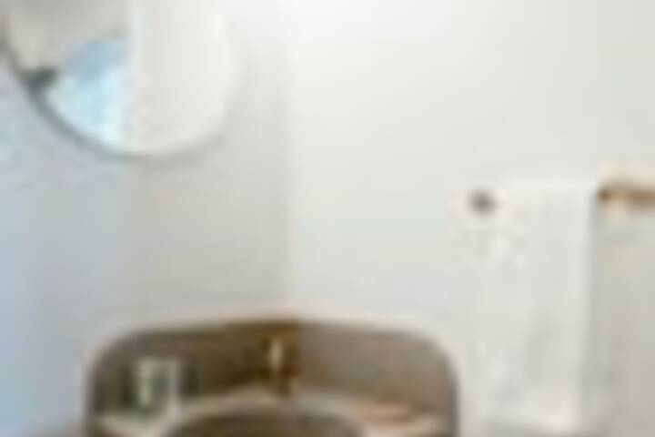 Room 296 of 510
