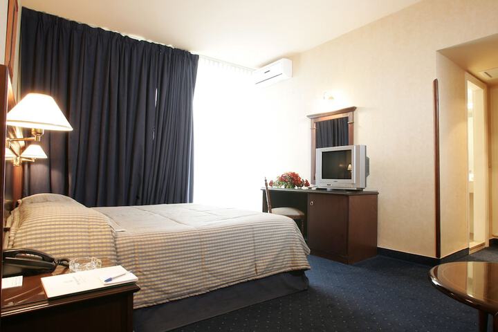 Room 17 of 53