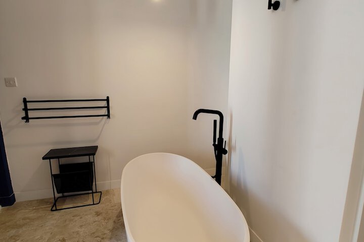Room 53 of 80