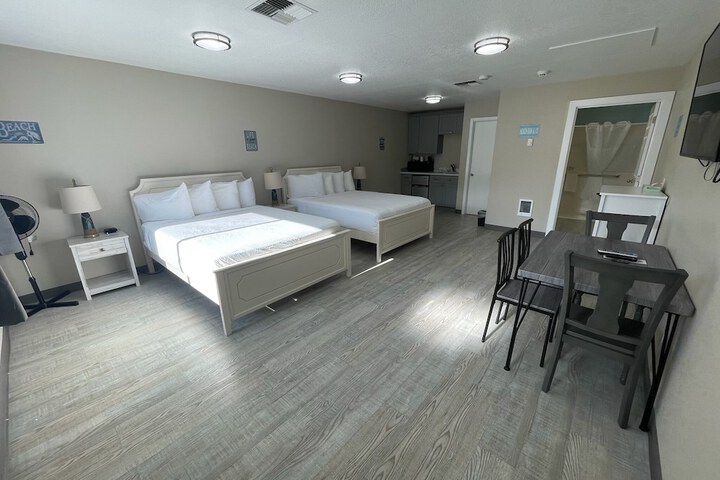 Room 103 of 136