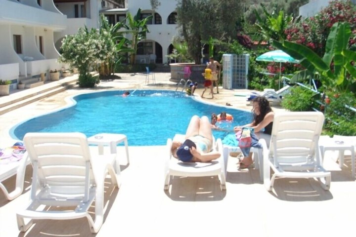 Hotel Pool