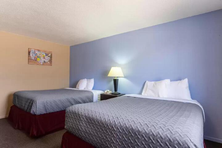 Deluxe Room 2 Queen Beds Accessible (19 of 20)