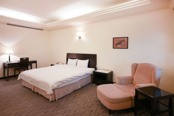Room 10 of 35
