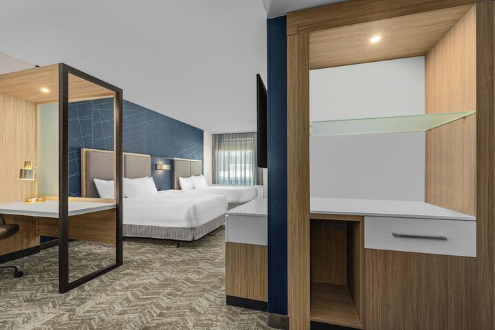 Room 13 of 35