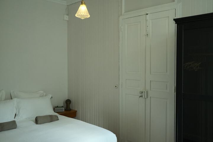 Room 10 of 25