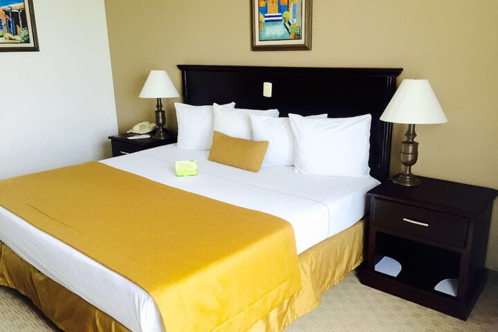 Room 35 of 131