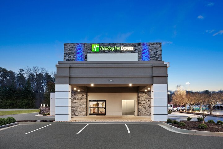 HOLIDAY INN EXPRESS HOPEWELL - FORT LEE