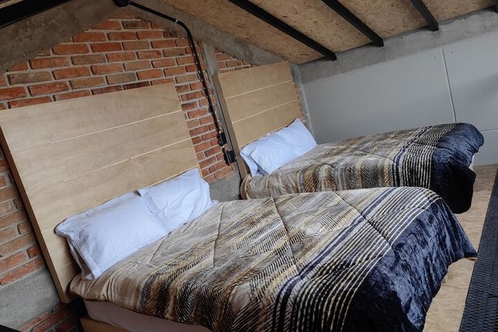 Room 4 of 27