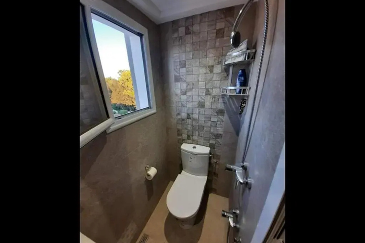 Room 7 of 13