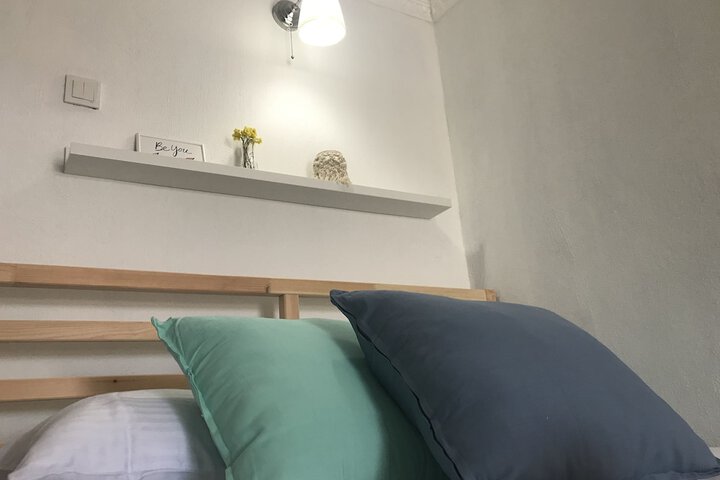 Room 4 of 10