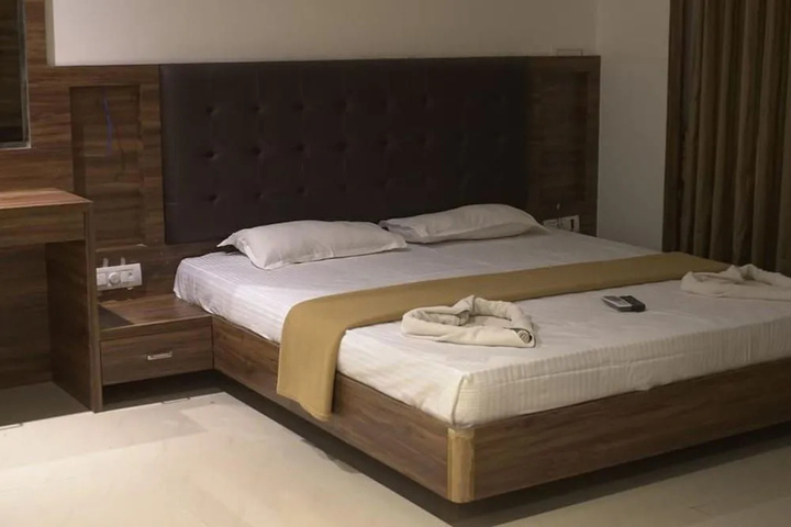 Room 3 of 17