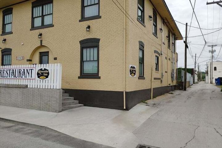 Riverside Inn Hannibal