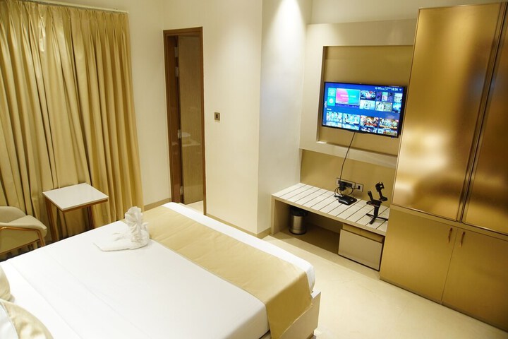 Room 8 of 23