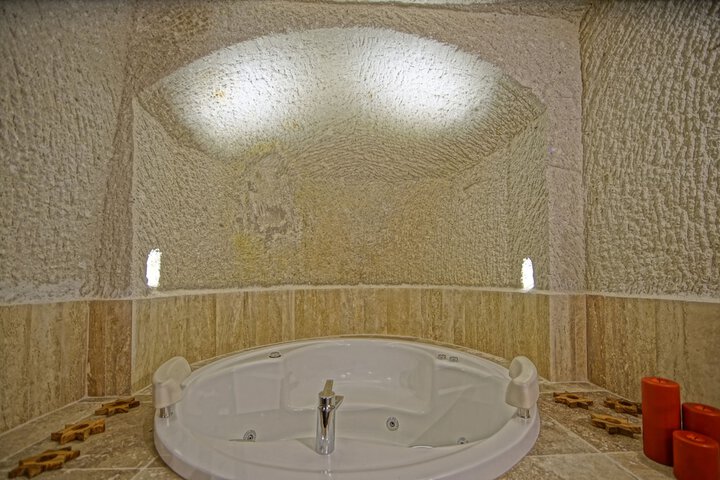 Hot Tub 49 of 58