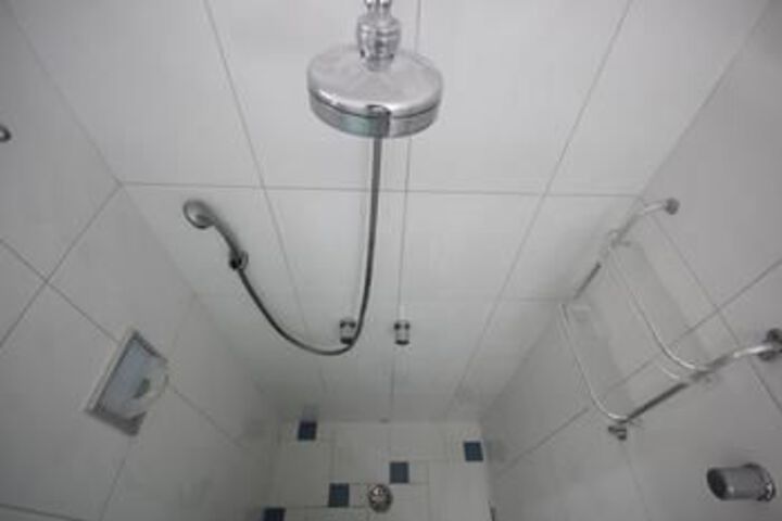 Room 8 of 62