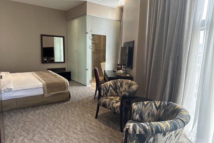 Room 4 of 35