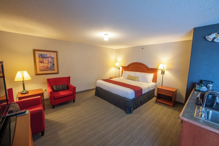 Deluxe King Bed (3 of 13)