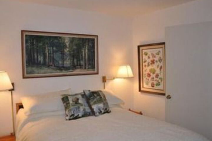 Room 10 of 20