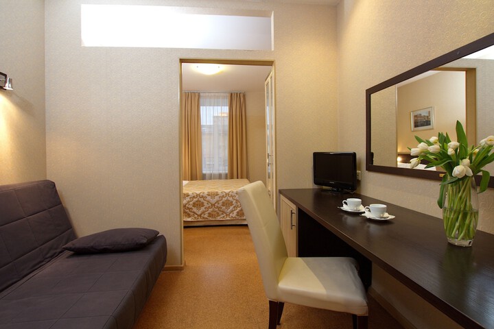 Room 11 of 51