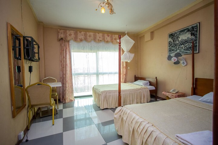 Room 8 of 35