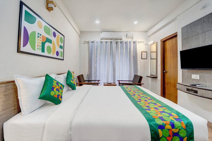 Room 5 of 44