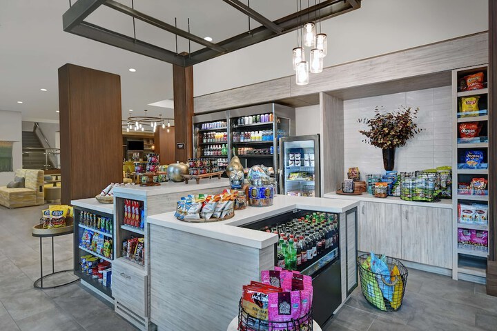 Snack bar