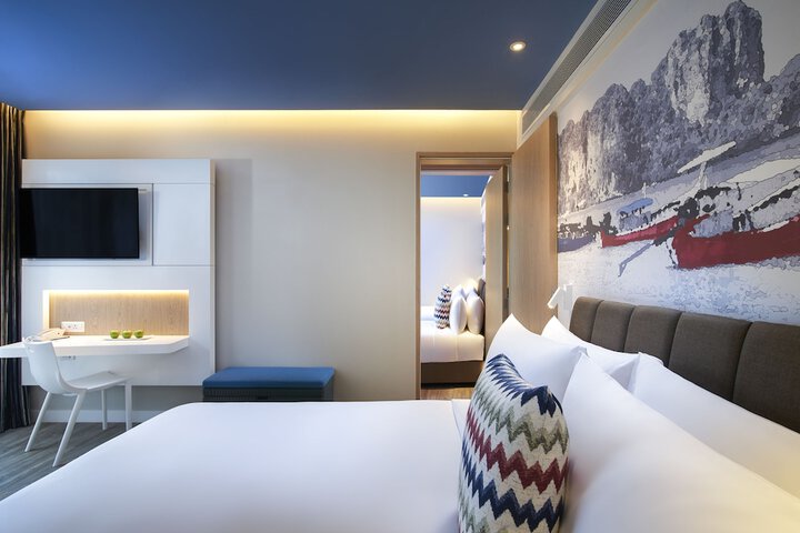 Room 5 of 175