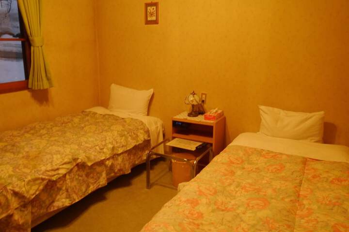 Room 16 of 32