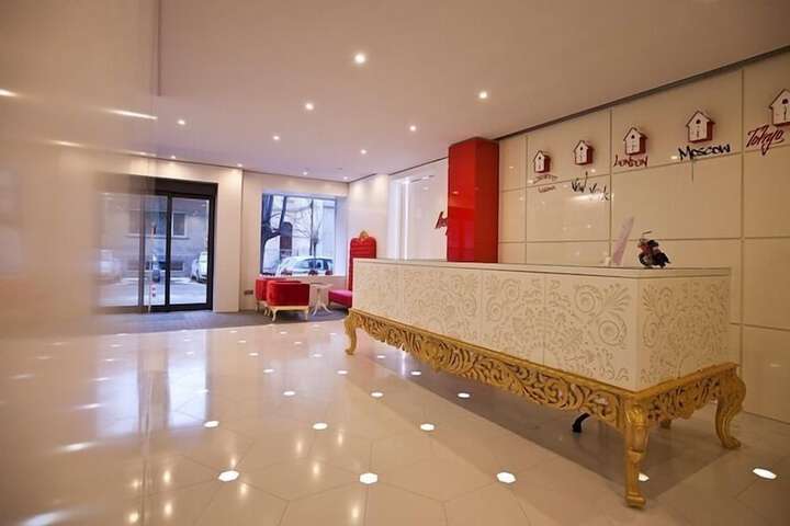 Entrance & Lobby