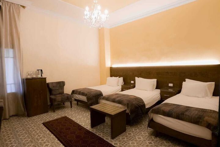 Room 8 of 29