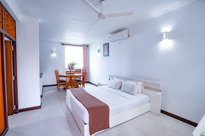 Room 25 of 175