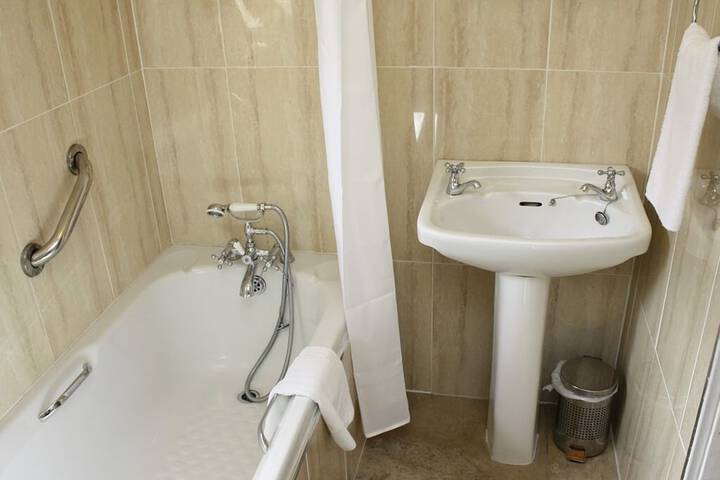 Room 20 of 75