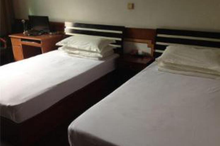 Room 4 of 4