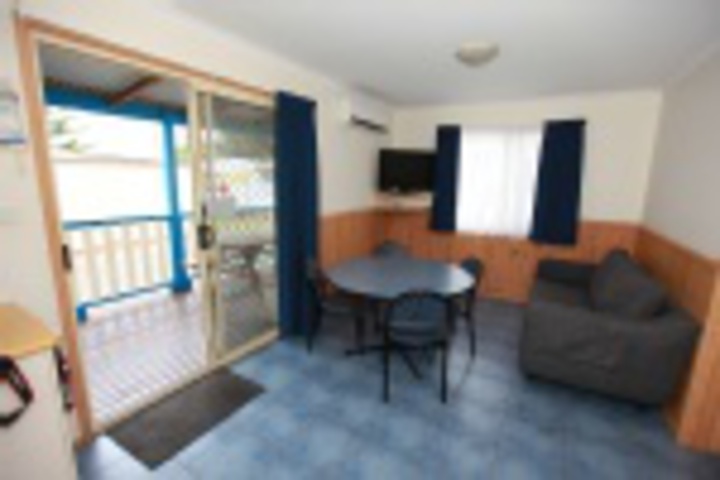 Room 53 of 324