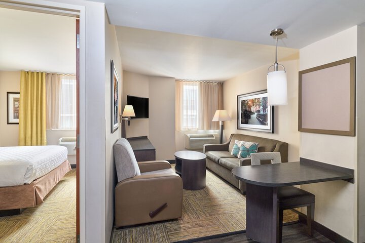 Studio Suite 1 Queen Bed City View High Floor (9 of 30)