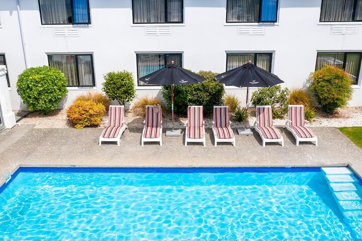 Hotel with Pool