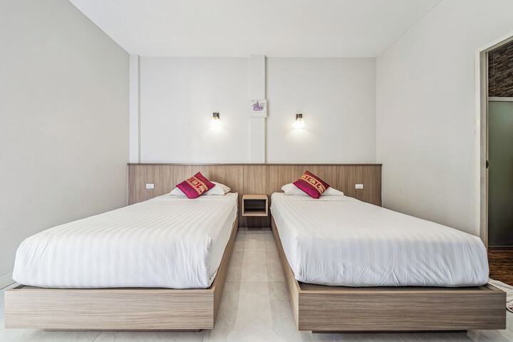 Room 11 of 20