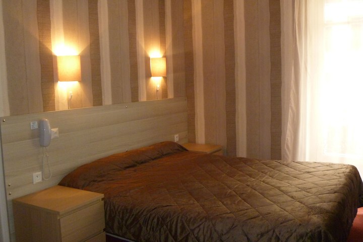 Room 4 of 38